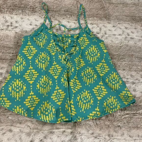 : : Soprano Crop Spaghetti Strap Camisole Top Blouse : : - Picture 8 of 10